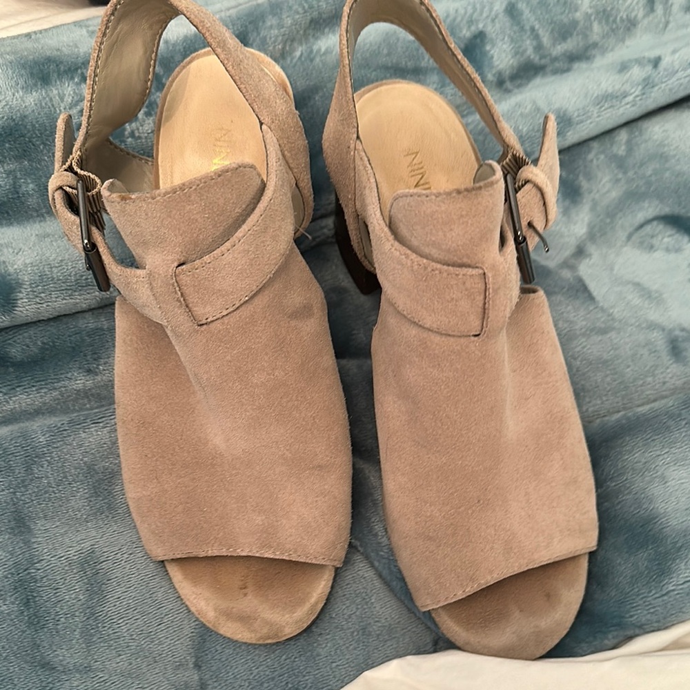Nine West | Tan Suede peep toe booties